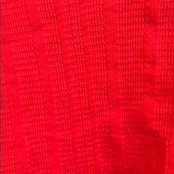 COMFY AND HOT CROP TOP - Picture 3 of 3